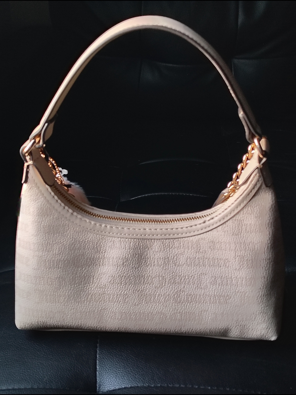 Juicy Couture Blush Pink Shoulder Bag with Gold Chain Accent - Picture 9 of 9